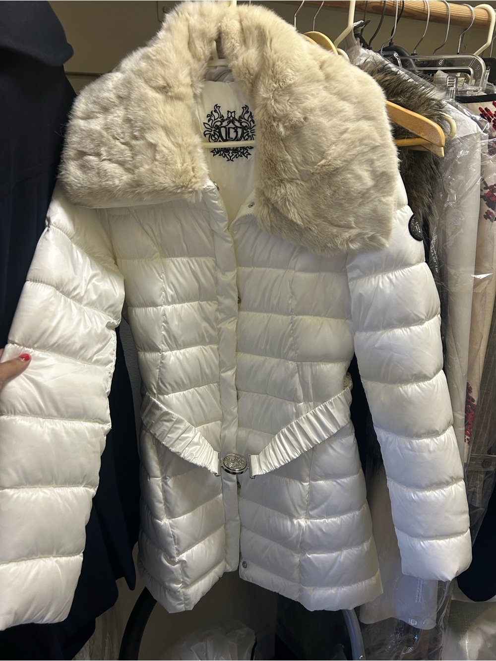 Dawn Levy Cream-Collar White Quilted Puffer Coat